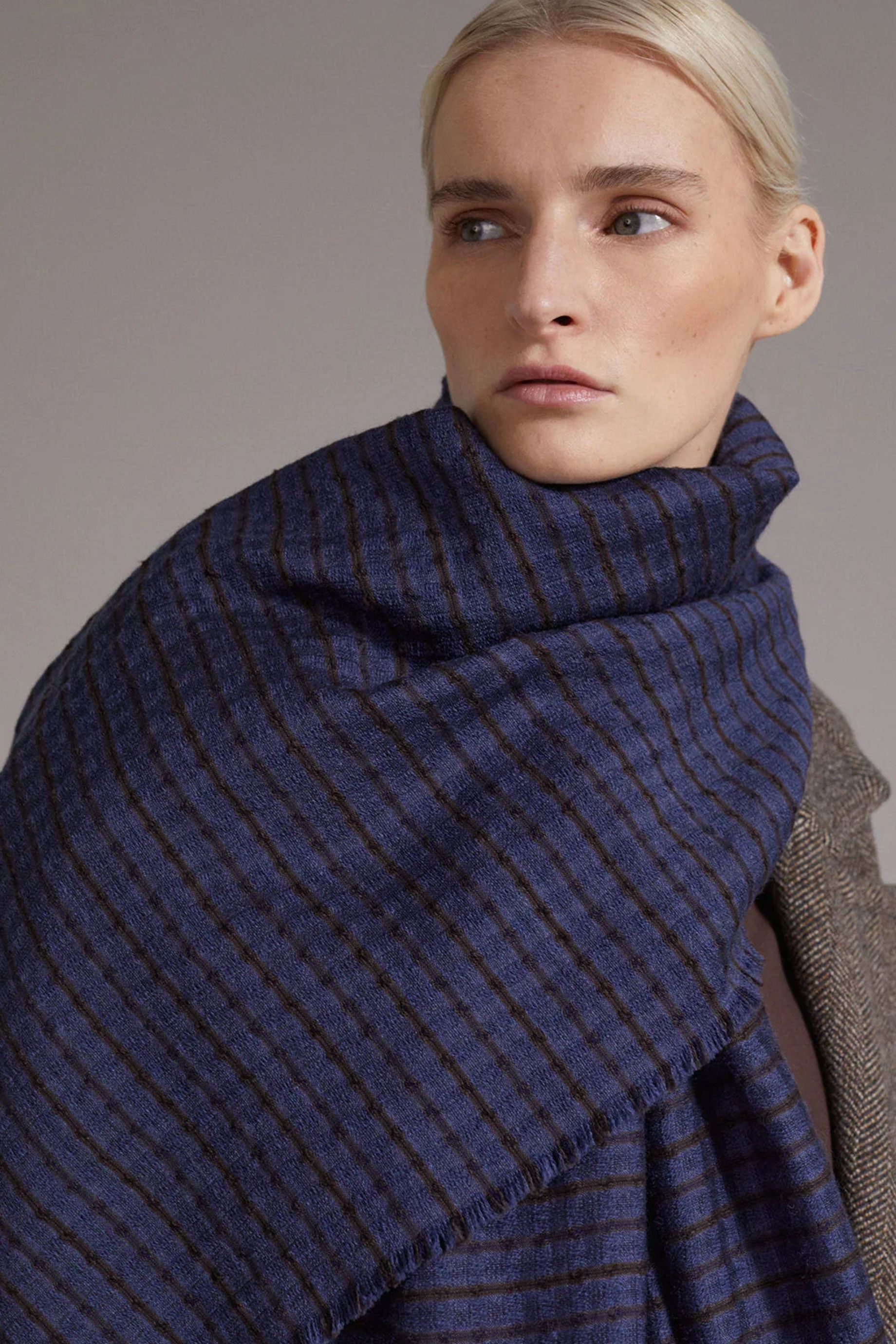 Traits Walther Scarf - Navy
